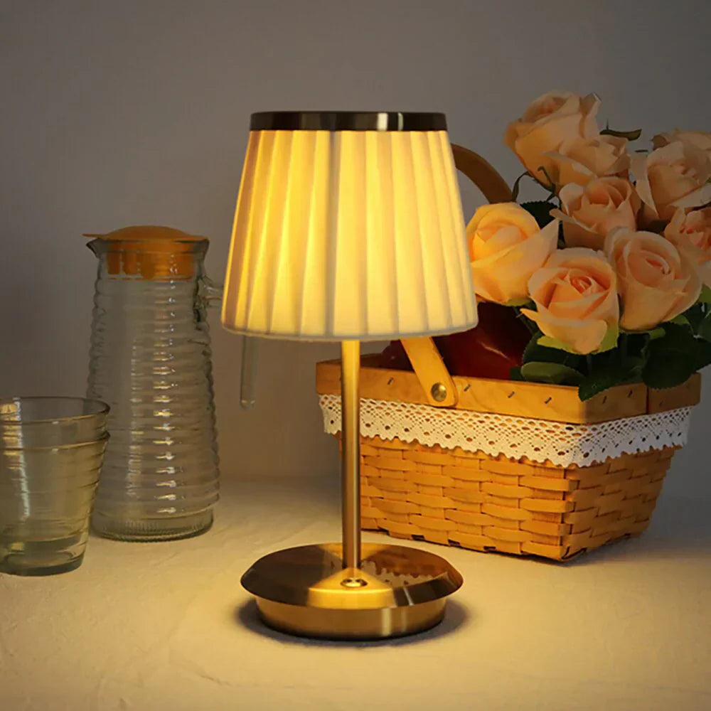 Bordlampe med klassisk elegance